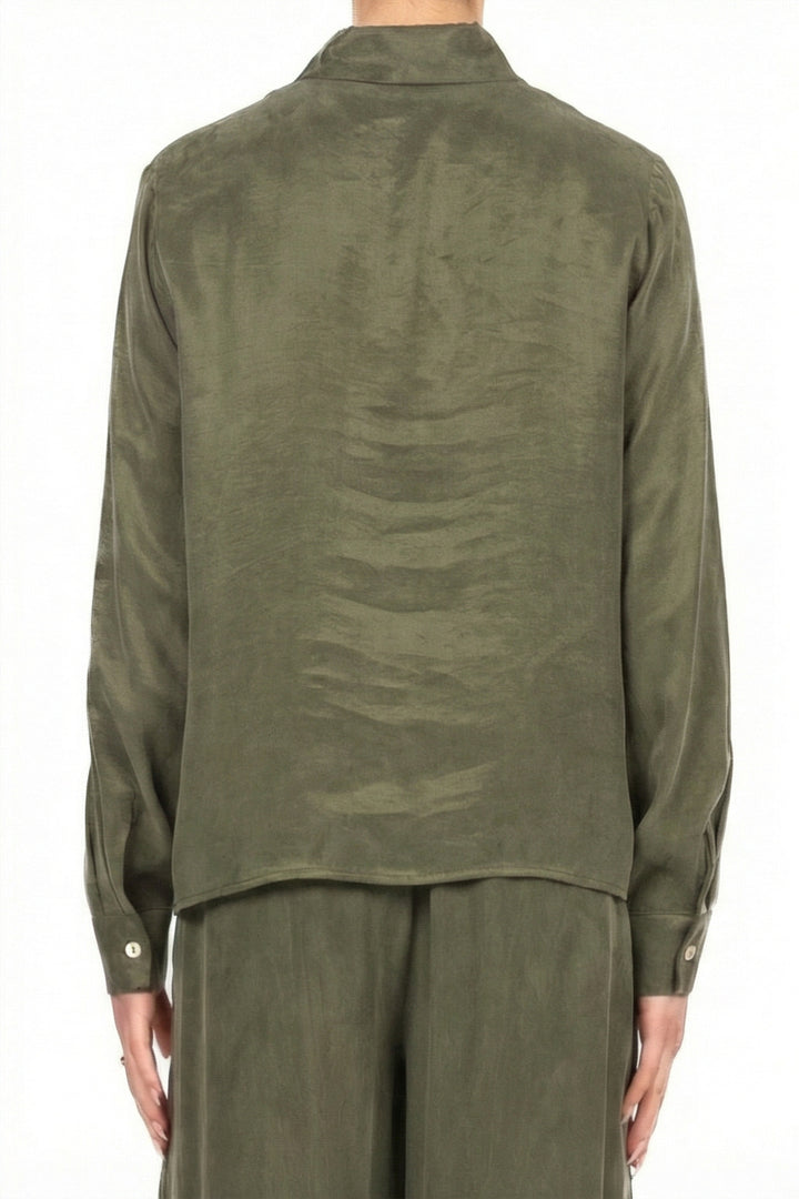 Tensione in - Camicia seta lavata con taschini Art. PE26-2275